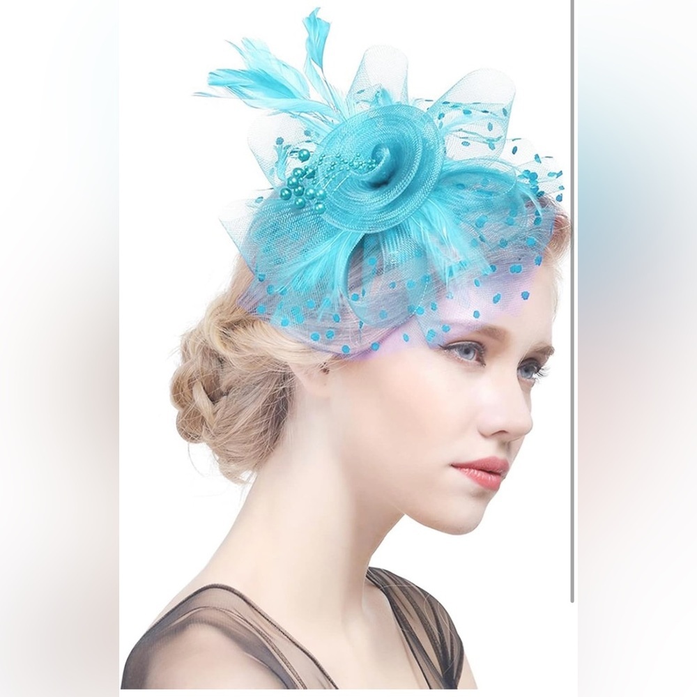 🆕Elegant Blue Fascinator with Feather and Bead Details